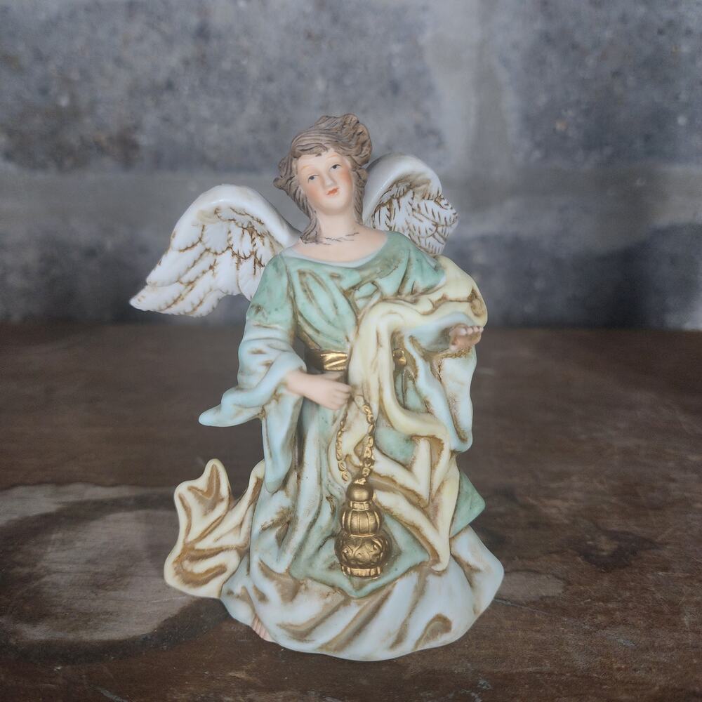 vintage SANKYO music movement Christmas Angel gift shop porcelain